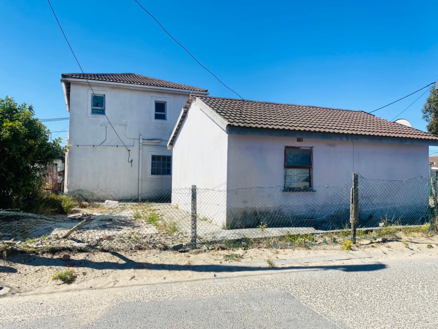 2 Bedroom Property for Sale in Mxolisi Phetani Western Cape
